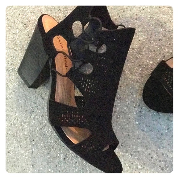 City Classified Black Nubuck Stacked Heel Sandal - Picture 7 of 7